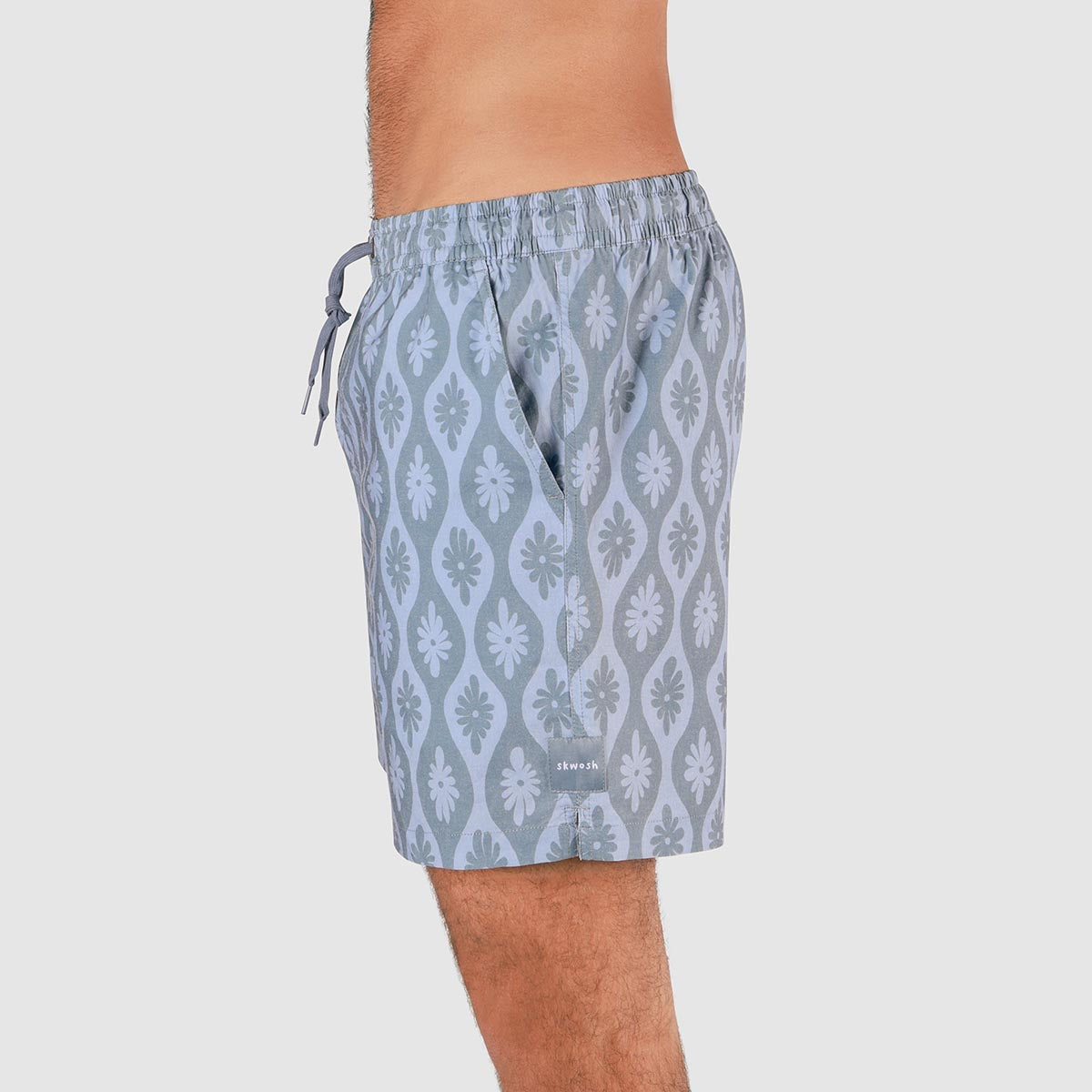 Daisy Chain Everyday Shorts in Navy