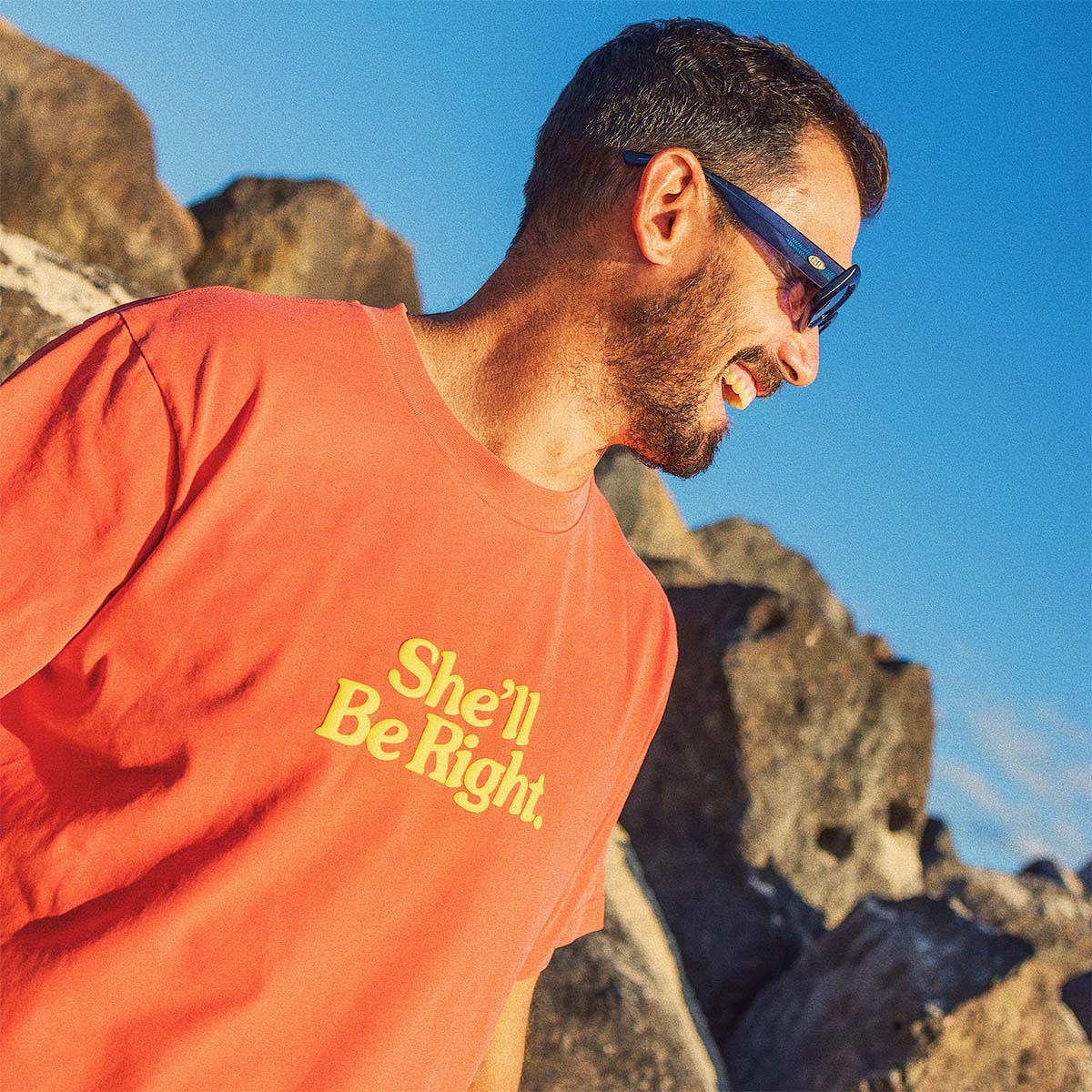 She'll Be Right Slang Tee in Red