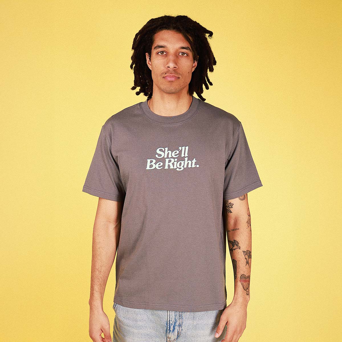 She'll Be Right Slang Tee in Charcoal