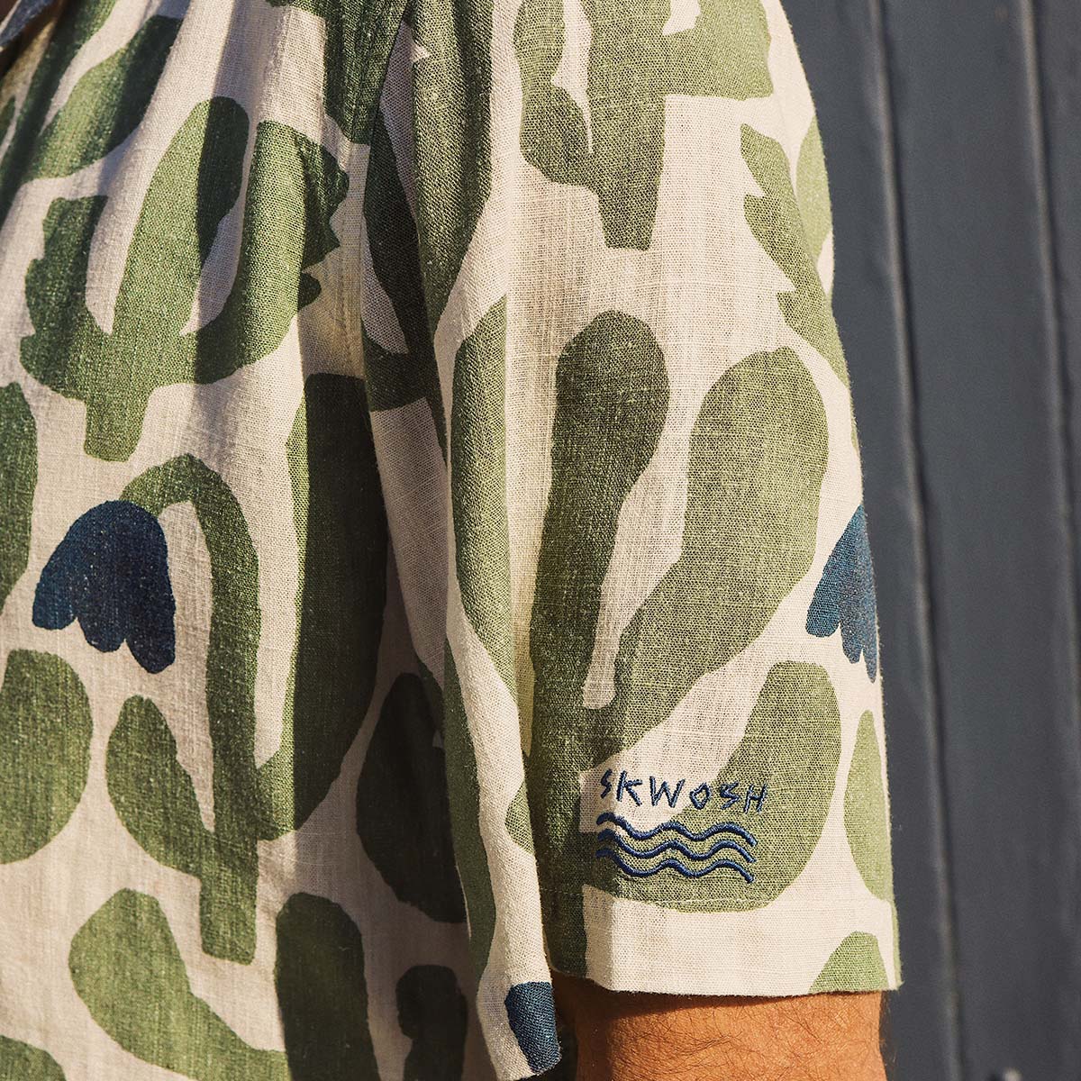 Pablo Prickles Holiday Shirt in Ecru